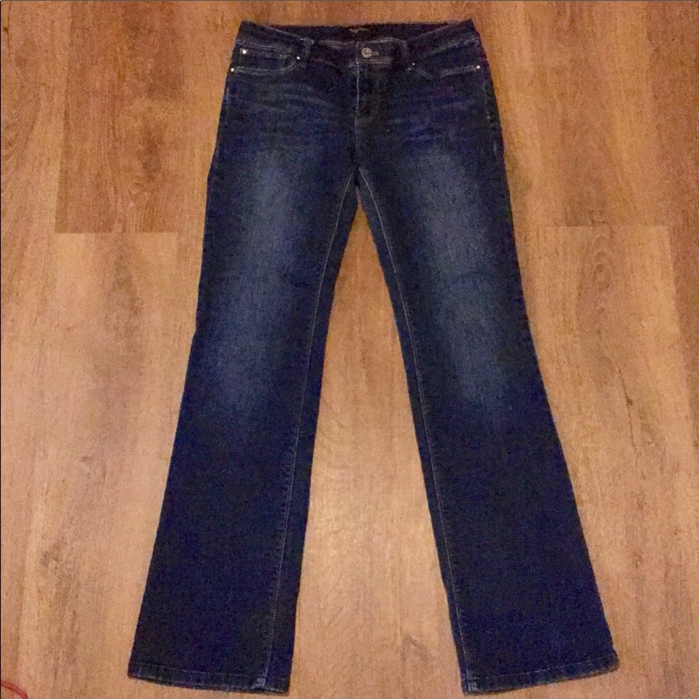 Classic boot leg WHBM medium washed blue jeans👖